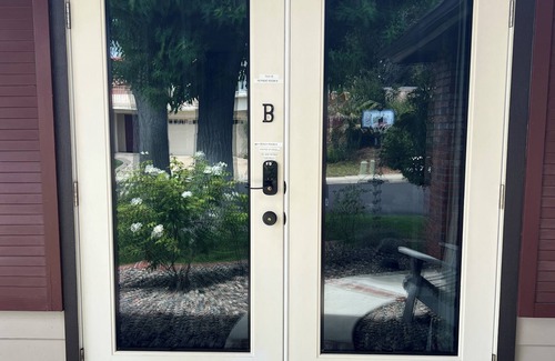 Del Mar Heights House | 🌴 Coastal Comfort Awaits — Modern 1-Bedroom Suite Near Beach in Del Mar.