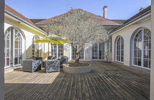 Sainte-Honorine-des-Pertes House | Coastal Comfort in Normandy