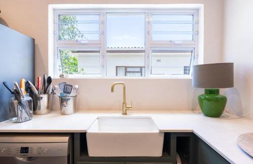 Onrus House | Coastal Elegant 4 Bedroom Home