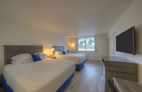 Fort Walton Beach Hotel | Coastal Escape with Heated Outdoor Pool Near Boardwalk on Okaloosa Island