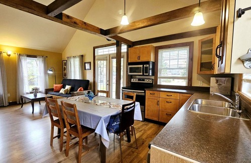 Brackley Beach Cottage | Coastal Escape: Cottage Complex