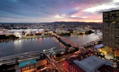 Brisbane Central Business District Apartment | Coastal Escape with River Views in Casino Towers