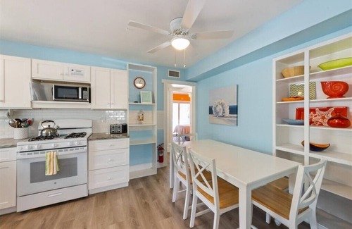 Bradenton Beach Apartment | Coastal Getaway Retreat –Steps to the Beach! 2BR/1BA. Sleeps 4. In 4-Plex. Pool