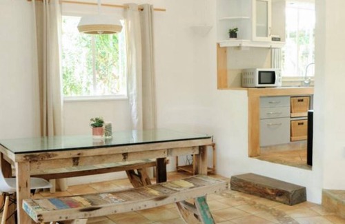 Tamarin House | Coastal Home in Tamarin – A/C, Wi-Fi, Walk to Everything