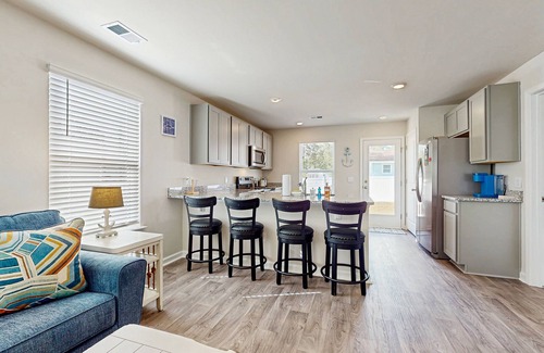 Ocean Isle Beach House | Coastal home near golf courses and close to beach attractions - central AC & W/D