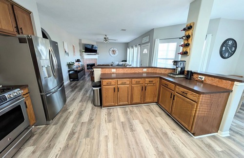 League City House | Coastal Home with Neighborhood Fishing Pier