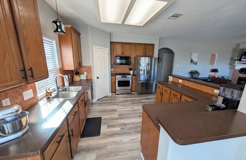 League City House | Coastal Home with Neighborhood Fishing Pier