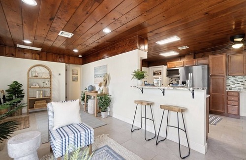 Lakeside Point House | Coastal oasis of Lantana