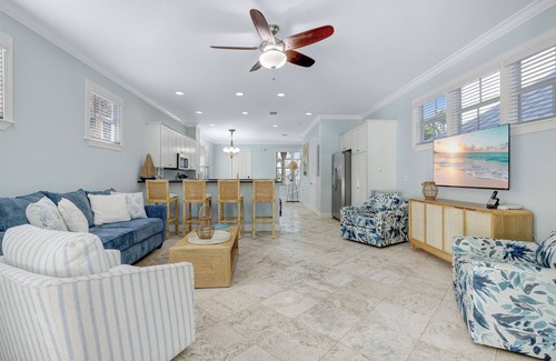 Islamorada House | Coastal Paradise in Anglers Reef-Gated Yard, Beaches, Ocean Toys included,