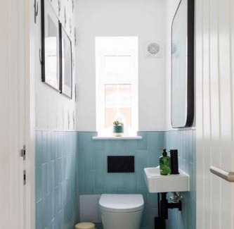 West Wittering House | Coastal Retreat for 10 with Hot Tub