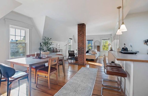 Swampscott House | Coastal Retreat: steps to beach and town