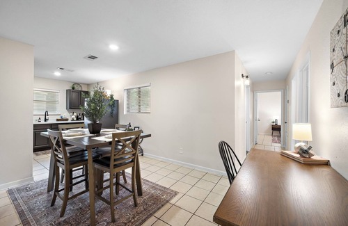 El Lago House | Coastal Seabrook Retreat near Kemah & NASA