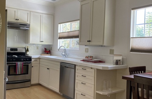 Carlsbad House | Coastal Studio Retreat! WALK TO BEACH! 1 min DRIVE TO BEACH! GREAT LOCATION!