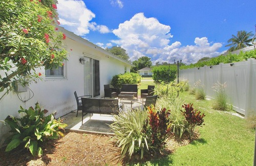 Tequesta House | Coastal Village Retreat in Tequesta Village of Jupiter