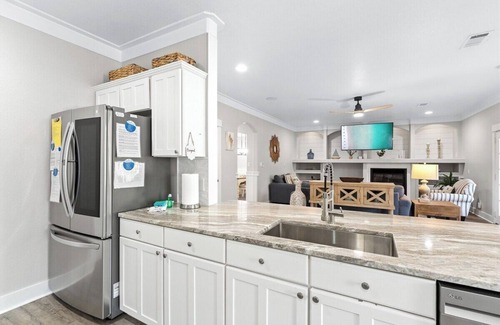 Emerald Waters Village House | Coastal91-Free Golf Cart-Pet Friendly-Pool Table