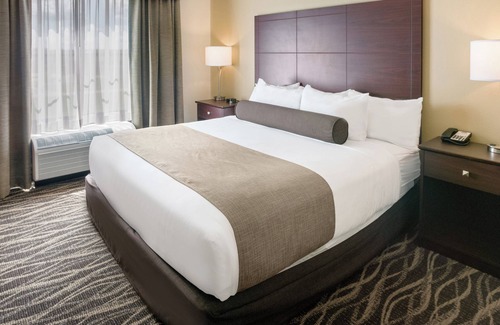 Neenah Hotel | Cobblestone Hotel & Suites - Appleton International Airport