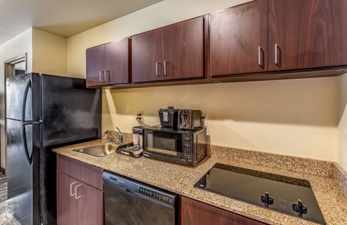 Neenah Hotel | Cobblestone Hotel & Suites - Appleton International Airport