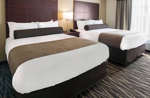 Neenah Hotel | Cobblestone Hotel & Suites - Appleton International Airport