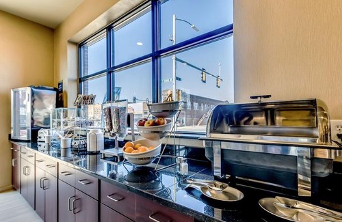 Waverly Hotel | Cobblestone Inn and Suites Waverly