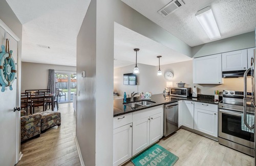 Bel Air House | Cobia St Townhome w/Fenced Yard! Steps to the Beach! FREE Daily Golf & Tix!