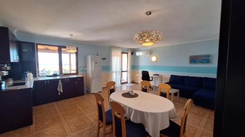 Aheloy Apartment | COCO Coworking & Coliving