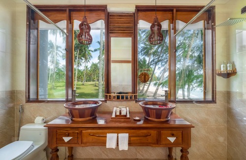 Ong Lang Hotel | Coco Palm Beach Resort & Spa