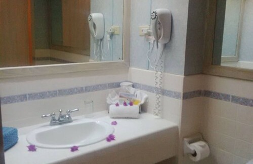 Bon Accord Village Hotel | Coco Reef Resort and Spa