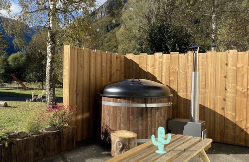 Campan Apartment | Cocon Entièrement Rénové Avec vue sur la Montagne