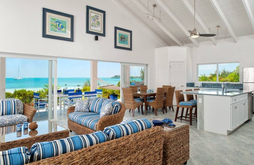 Ocean Point Villa | Coconut Beach Villa! BEACHFRONT! Private Pool! Couples or Families! Great Value!