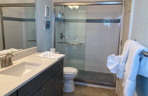 Holmes Beach Condo | Coconut Breeze 2/2 Condo with Private Heated Pool, 2 Blocks from Beach.