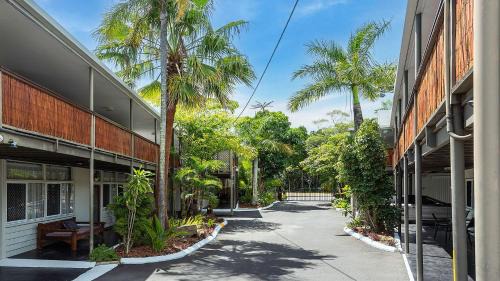 Scarness Apartment | Coconut Palms Deluxe Ground Floor Apartment