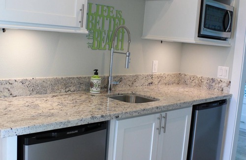 Port Bolivar House | COCONUT SUNRISE: OPEN FOR BUSINESS! 100 STEPS TO BEACH! SOCIAL DISTANCE HERE!
