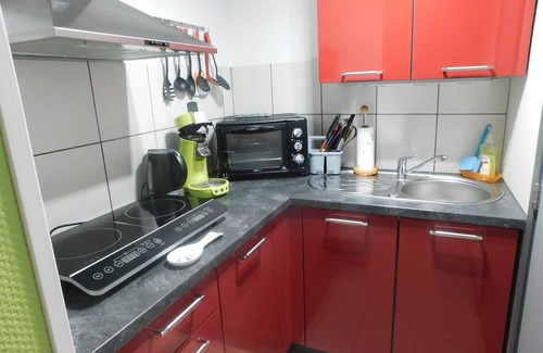 Yvoir Apartment | COCOON AND APYPICAL GITE "LE PETIT NID" WITH SWIMMING POOL AND SAUNA.
