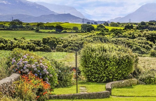 Brynrefail House | Coed Bolyn Lodge