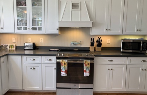 Merritt House | Coffee Creek Cottage: A tranquil, waterfront escape minutes from Oriental, NC