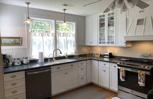 Merritt House | Coffee Creek Cottage: A tranquil, waterfront escape minutes from Oriental, NC