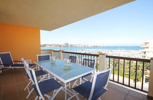L'Escala Apartment | Colette: Apartment with swimming pool and view