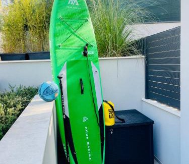 Pjescana Uvala Apartment | COLIBRI-Design&Beach Appartement mit 40m2 Terrasse und 2 SUPs