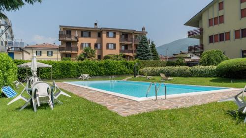 Colico Piano Apartment | Colico Polti lake view and pool apartment