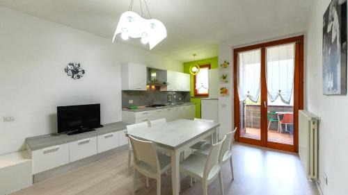 Colico Piano Apartment | Colico Polti lake view and pool apartment