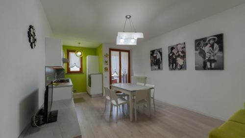 Colico Piano Apartment | Colico Polti lake view and pool apartment