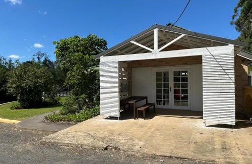 Bomaderry Apartment | Colin's Garden