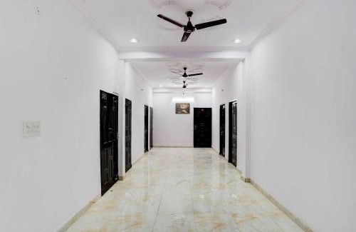 Mohangarh Hotel | Collection O Garden View Vrindavan Lucknow