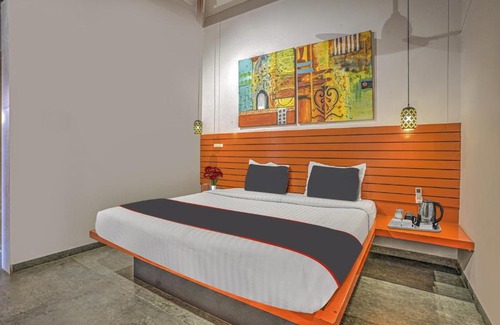 Ulhasnagar Hotel | Collection O Hotel Nirva