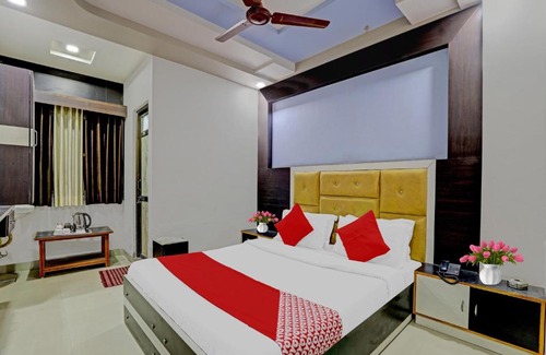 Visnagar Hotel | Collection O Hotel Shiv Villa