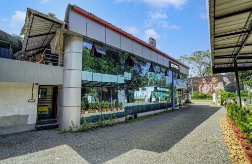 Kuravilangad Hotel | Collection O Mali Residency