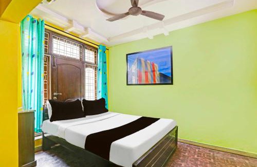 Hyderabad Hotel | Collection O Near Dilsuknagar Metro
