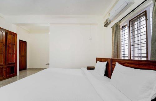 Kulanada Hotel | Collection O Pathanamthitta Near Mahatma Gandhi Statue