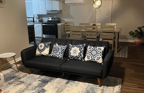 Collierville House | Collierville Cutie! Charming 3-bedroom/3 bath house, sleeps up to 9, spacious