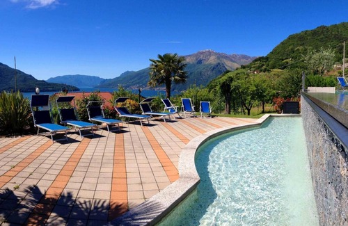 Vercana Apartment | Collina Maurino Holiday Apartment with Pool